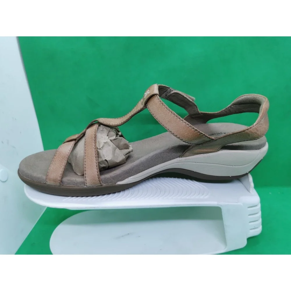 Taos Trophy 2 Sandals Womens Size 9 Adjustable Leather Strapy Shoes Comfort Tan
